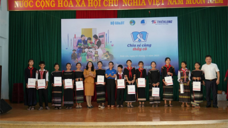 Chương trình “chia sẻ cùng thầy cô” hành trình đến Đăk Lắk (01/11/2023)