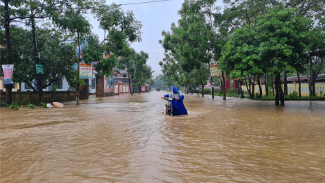 THỜI SỰ 21H30 ĐÊM 17/11/2023: Mưa lũ ở các tỉnh miền Trung gây ách tắc giao thông, nhiều khu dân cư bị cô lập, hàng nghìn học sinh phải nghỉ học.
