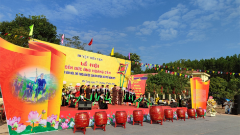 Rực rỡ sắc màu văn hóa người Sán Dìu tại lễ hội Đức ông Hoàng Cần (26/11/2023)