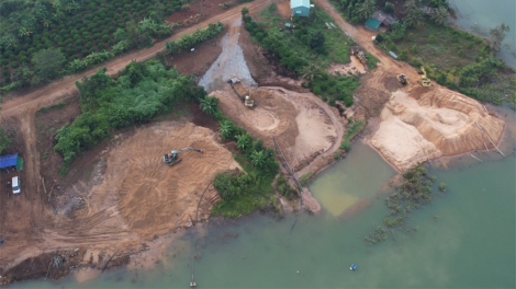 Gia Lai: Khai thác, vận chuyển cát trái phép tại thủy điện Ia Ly (20/11/2023)