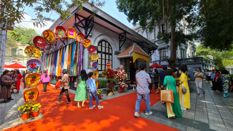 Sôi động “Hội chợ Ấn Độ": Ngày hội của sự thống nhất trong đa dạng (25/11/2023)