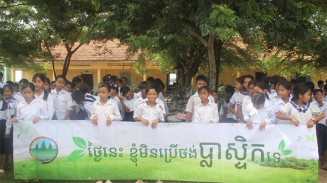 Chiến dịch tham vọng của Campuchia nhằm giảm rác thải nhựa (Ngày 20/11/2023)