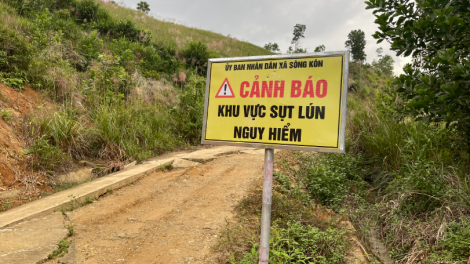 Nơm nớp lo sạt lở núi (2/11/2023)