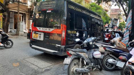 Hà Nội: Lập lại trật tự vỉa hè, lòng đường vẫn chuyện “bắt cóc bỏ đĩa”? (18/11/2023)