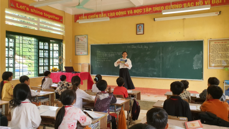 Vùng cao Tây Bắc thiếu giáo viên: Đâu là giải pháp? Bài 1: Loay hoay Lớp học trực tuyến đa độ tuổi (6/11/2023)