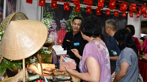 Indonesia: Ẩm thực Việt Nam hút khách quốc tế tại Hội chợ từ thiện lần thứ 54  (09/11/2023)