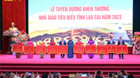 Hơn 500 nhà giáo tiêu biểu của Lào Cai được vinh danh (15/11/2023)