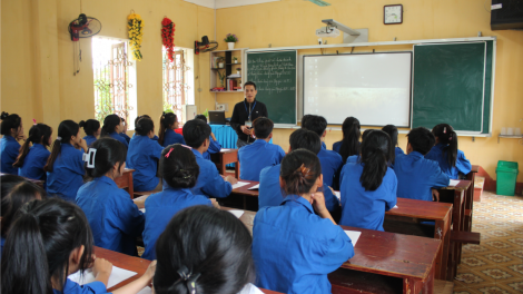 Người thầy viết Sử thành thơ ở Yên Bái 3 lần lập Kỷ lục Việt Nam (17/11/2023)