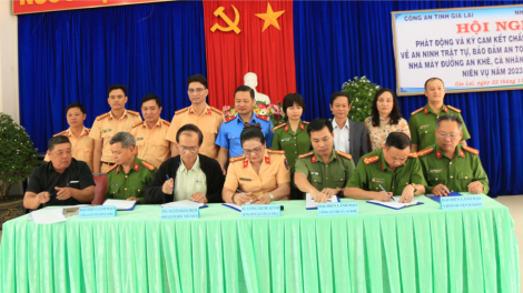 Gia Lai: Các nhà xe ký cam kết không chở quá khổ, quá tải (22/11/2023)