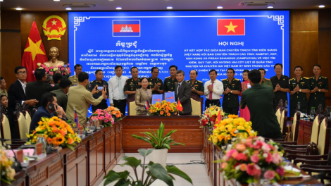 Kiên Giang: Ký kết hợp tác tìm kiếm, quy tập, hồi hương hài cốt liệt sĩ, quân tình nguyện và chuyên gia Việt Nam hi sinh tại Campuchia (15/11/2023)