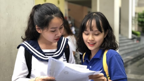 Thi tốt nghiệp THPThi tốt nghiệp THPT từ năm 2025: Cần hướng tới phương án giảm môn thi, giảm áp lực (03/11/2023)