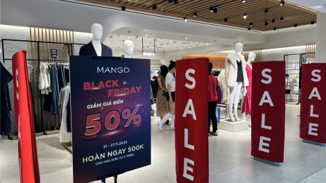 Bùng nổ khuyến mại, nhiều cửa hàng giảm giá đến 80% dịp Black Friday (24/11/2023)