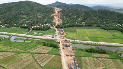 Không lợi dụng cơ chế đặc thù để xảy ra sai phạm khi triển khai dự án Cao tốc Bắc - Nam (2/11/2023)