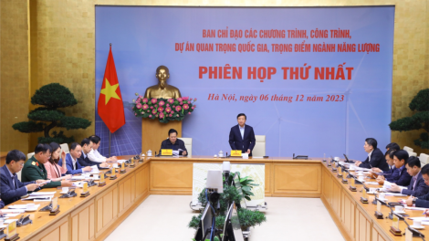 Phó Thủ tướng Trần Hồng Hà: Hoàn thiện tiêu chí xác định công trình, dự án năng lượng trọng điểm cần theo dõi, đôn đốc (06/12/2023)