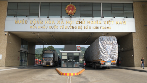 Xuất khẩu qua cửa khẩu Lào Cai: Cơ hội và thách thức (4/12/2023)