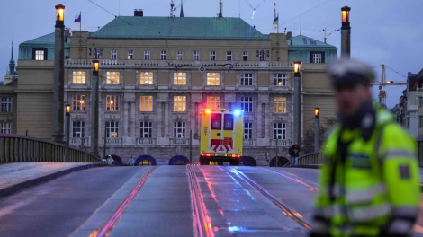 Praha mở đường dây nóng khủng hoảng, tăng cường hỗ trợ người dân sau vụ xả súng (22/12/2023)