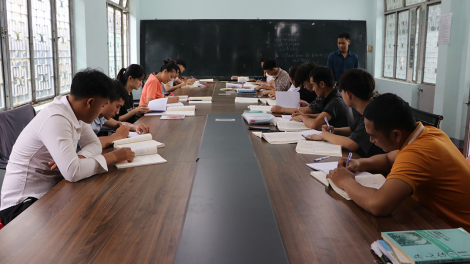 Thanh niên dân tộc thiểu số đi xuất khẩu lao động để thoát nghèo (27/12/2023)