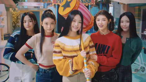 Nhóm nhạc nữ New Jeans và hành trình đi đến danh hiệu Nghệ sĩ K-pop toàn cầu (2/12/2023)