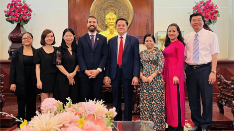 Vương quốc Anh mong muốn thúc đẩy hợp tác với Cần Thơ về giáo dục và hạ tầng giao thông (11/12/2023)