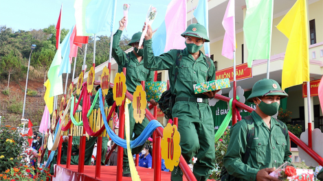 Thanh niên Đắk Nông háo hức lên đường nhập ngũ (07/2/2023)