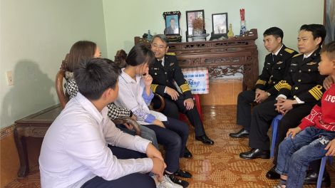 Nhân văn chương trình Hải quân nhận đỡ đầu con ngư dân (20+21/02/2023)