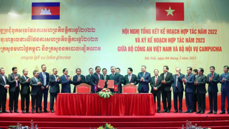 Bộ Công an Việt Nam và Bộ Nội vụ Vương quốc Campuchia ký kết Kế hoạch hợp tác năm 2023 (4/3/2023)