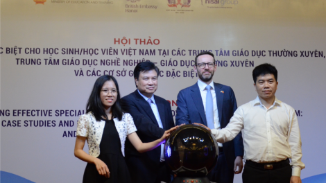 Cần đẩy mạnh thực hiện việc đào tạo giáo viên giáo dục đặc biệt