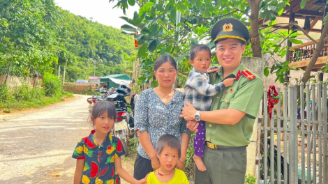 Trung úy Dương Hải Anh - 1 trong 10 gương mặt trẻ tiêu biểu và hành trình từ trái tim (25/3/2023)