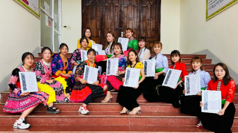 Nâng cao năng lực số cho phụ nữ Việt (22/3/2023)