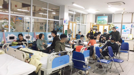 Từ vụ học sinh bị ngộ độc khi đi dã ngoại: Giám sát bữa ăn học đường như thế nào? (31/03/2023)