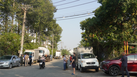 TP. Hồ Chí Minh vẫn chưa hết cảnh xếp hàng chờ đăng kiểm (15/3/2023)