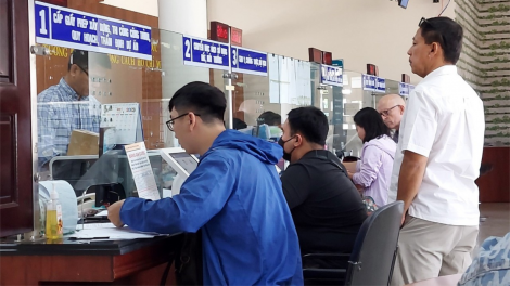 Bỏ sổ hộ khẩu, sổ tạm trú giấy: Đỡ phiền hà nhưng vẫn còn rắc rối (15/3/2023)