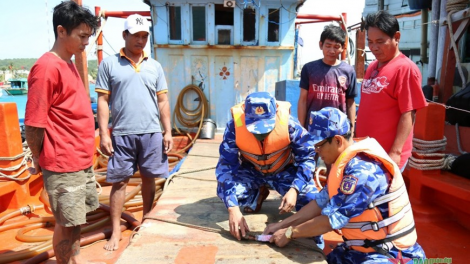 Vùng Cảnh sát biển 1 đấu tranh chống buôn lậu gian lận thương mại trên biển (16/03/2023)