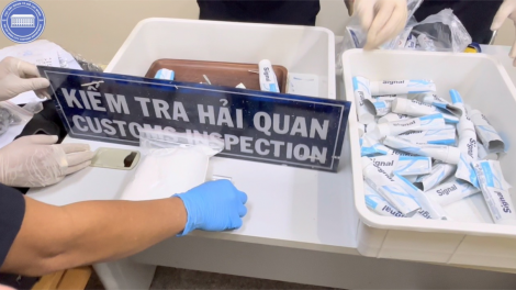 Hải quan TP.HCM thông tin vụ phát hiện tiếp viên Vietnam Airlines vận chuyển ma túy (17/3/2023)