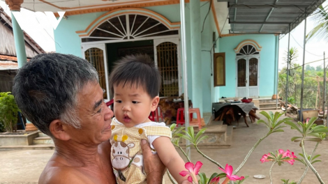 Lão nông ở Bình Phước hiến đất trị giá 20 tỷ đồng làm đường (30/3/2023)
