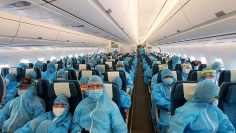 THỜI SỰ 12H TRƯA 19/4/2023: Viện Kiểm sát nhân dân Tối cao ban hành cáo trạng truy tố 54 bị can trong vụ án “ chuyến bay giải cứu” xảy ra tại Bộ Ngoại giao, thành phố Hà Nội và một số tỉnh, thành phố.