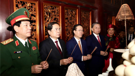 Chủ tịch nước Võ Văn Thưởng dâng hương tưởng niệm Vua Hùng (29/4/2023)