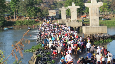 Cây cầu ở Bình Thuận xây 10 năm vẫn chưa hoàn thành (6/4/2023)