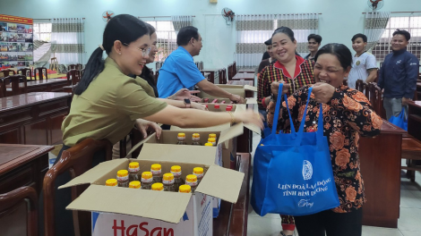 Xin việc khó khăn, công nhân ở Bình Dương trân quý từng ngày làm việc (19/4/2023)
