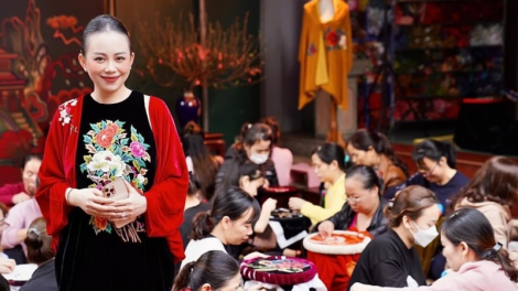 Nguyễn Thơ Thơ người "đánh thức di sản” từ nhung thêu (19/4/2023)