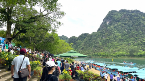Du lịch Quảng Bình doanh thu 282 tỷ đồng dịp Lễ 30/4-1/5 (4/5/2023)