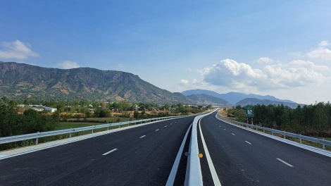 THỜI SỰ 12H TRƯA 18/5/2023: Chưa thu phí phương tiện lưu thông trên tuyến cao tốc Nha Trang - Cam Lâm và Vĩnh Hảo - Phan Thiết, khi đưa vào khai thác từ ngày mai.
