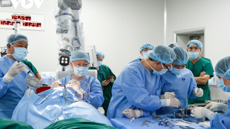 THỜI SỰ 6H SÁNG 30/5/2023: Lần đầu tiên Việt Nam ứng dụng Rô- bốt trí tuệ nhân tạo vào mổ não.