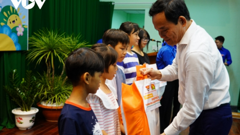 THỜI SỰ 21H30 ĐÊM 28/5/2023: Phó Thủ tướng Trần Lưu Quang thăm, tặng quà thiếu nhi có hoàn cảnh đặc biệt tại thành phố HCM, nhân dịp Quốc tế thiếu nhi 1/6.