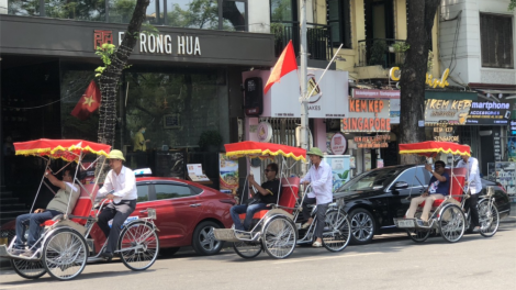 Người dân Hà Nội mưu sinh dưới cái nắng đỉnh điểm (22/05/2023)