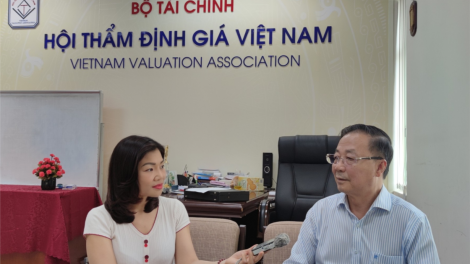 Tăng giá bán lẻ điện bình quân 3%: Làm gì để tránh “té nước theo mưa”? (04/05/2023)