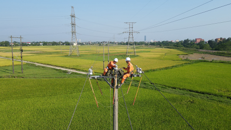 Đảm bảo cung ứng điện và vận hành hệ thống điện quốc gia cao điểm nắng nóng 2023 (22/05/2023)