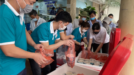 “Nồi cháo từ thiện Hồng Tiến” - hiến trọn tấm lòng cho người bệnh (5/5/2023)<br>  <br>  <br> phòng pv đã Up