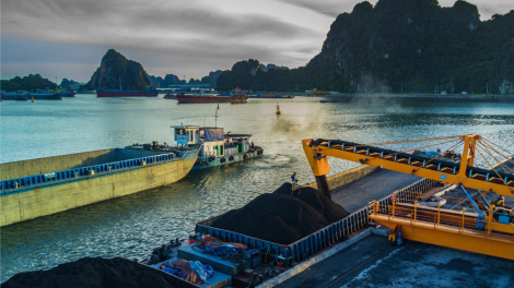 THỜI SỰ 18H CHIỀU 14/6/2023: Tập trung triển khai các giải pháp bảo đảm cung ứng đủ than cho sản xuất điện trong các tháng mùa khô, Tập đoàn Công nghiệp Than - Khoáng sản Việt Nam cam kết đảm bảo cung cấp than vượt 15% so năm ngoái.
