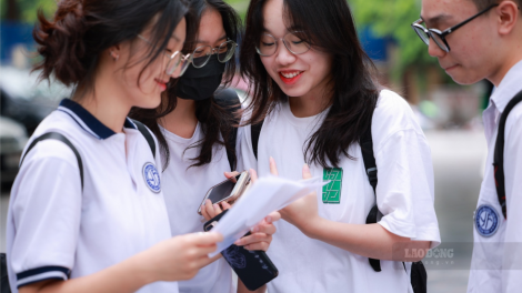 THỜI SỰ 18H CHIỀU 29/6/2023: Hơn 1 triệu thí sinh đã hoàn thành kỳ thi tốt nghiệp THPT 2023. Theo nhận định, kỳ thi diễn ra an toàn, nghiêm túc và đúng Quy chế